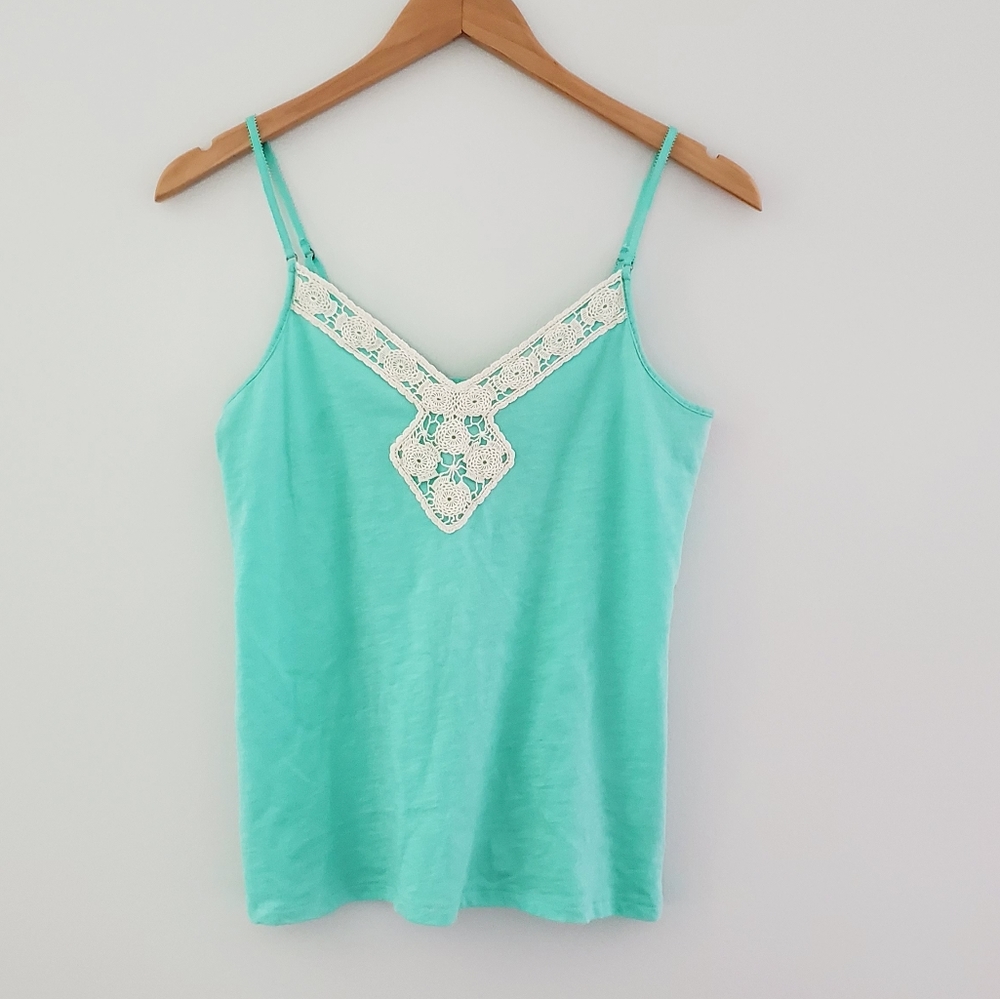 American Eagle mint green tank cream crochet